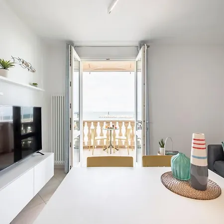 Sea View - 2 Bedrooms